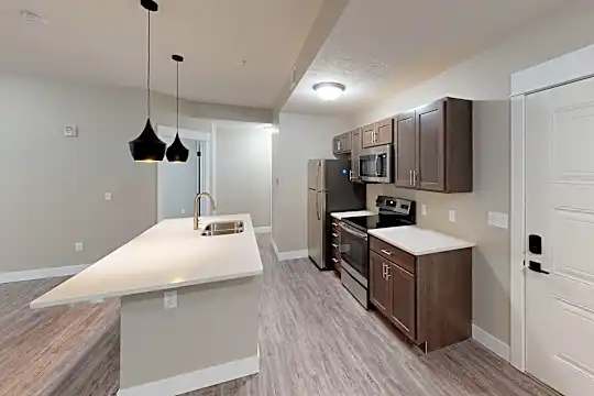 713 Legacy Dr Photo 2