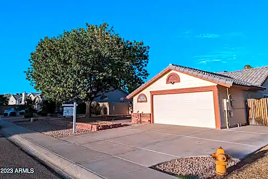 1227 N Velero St Photo 1