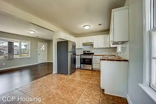5116 South 32nd Street Photo 2