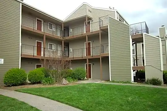 California Place Photo 2
