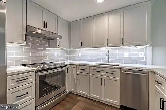 6300 Stevenson Ave #423 Photo 2