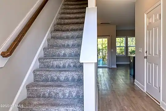 204 N Stingray Ln Photo 2