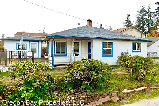 1923 Maple St Photo 1