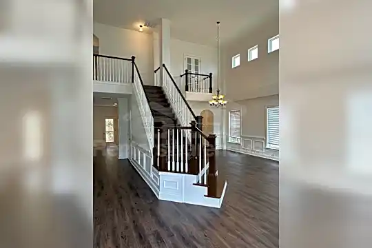 1476 Rolling View Way Photo 2