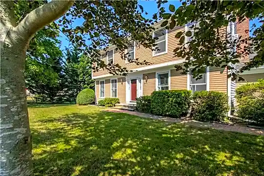 20 Morrison Ave Photo 2