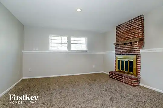 11713 Crystal Drive Photo 2
