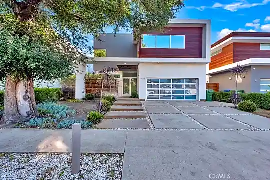 16518 Moorpark St Photo 1