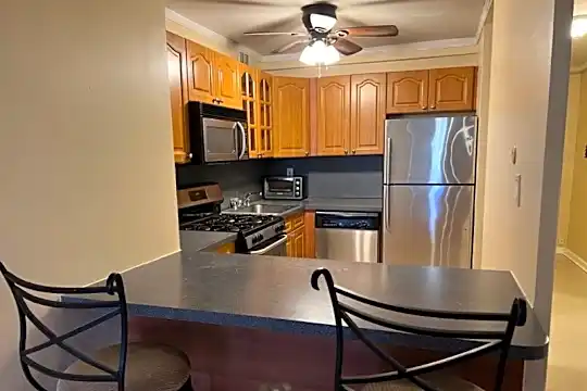 285 Aycrigg Ave #7I 1 Photo 2