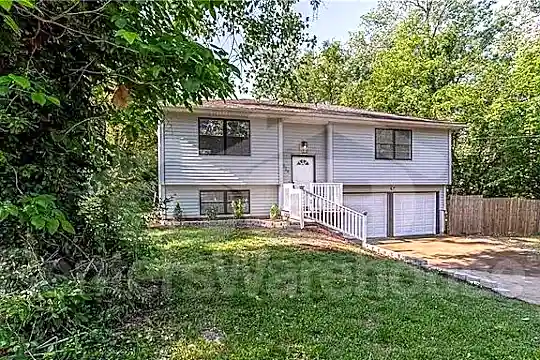 8529 E 59th St Photo 2