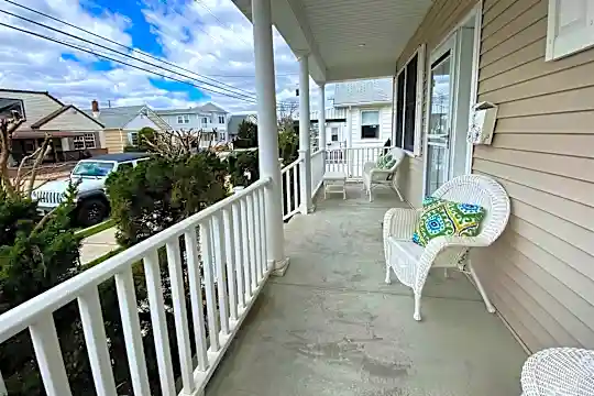 115 N Jasper Ave Photo 2