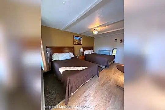 101 Ray Ave Photo 1