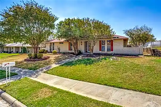 3109 Marilee Dr Photo 2