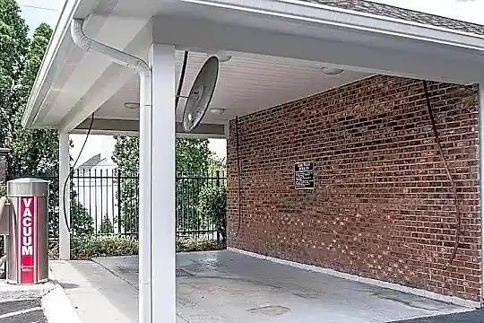 2025 Woodmont Blvd Photo 1