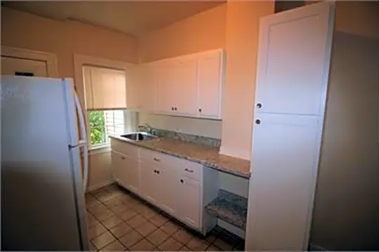 842 Neland Ave SE Photo 2