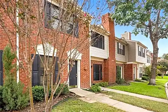 200 Samuel Blvd #3 Photo 2