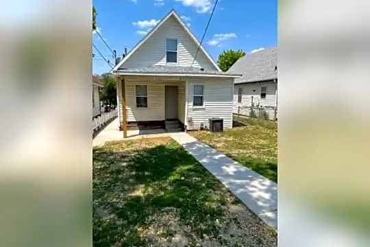 2753 S 13th St Photo 2