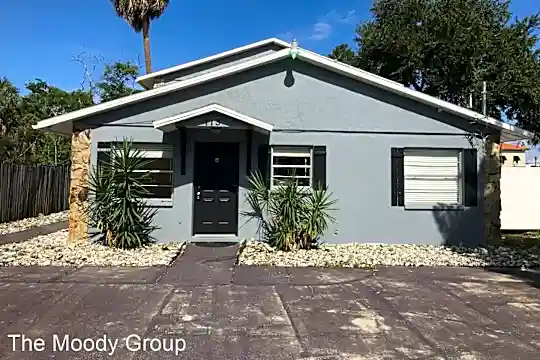 113 S Fremont Ave Photo 1