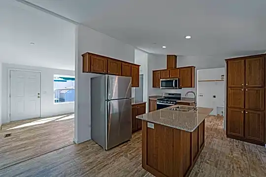 21100 State St #17 Photo 1
