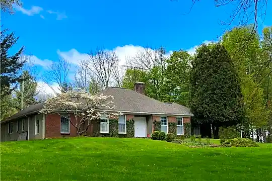 161 Cornwall Bridge Rd Photo 1