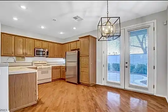 2712 Sweet Willow Ln Photo 2