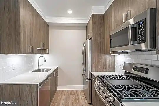 746 S 16th St #2C Photo 2