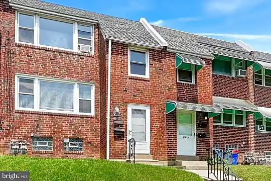 2405 Manor Rd #1ST Photo 1