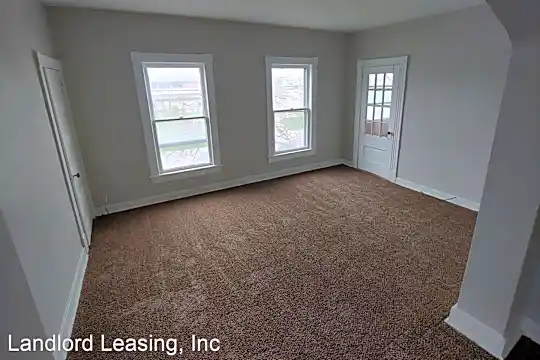 719 Washington Ave Photo 2