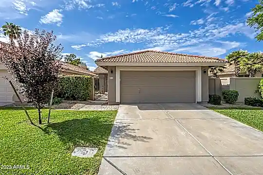 8845 E Sunnyside Dr Photo 2
