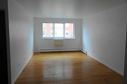 1040 W Hollywood Ave Photo 1