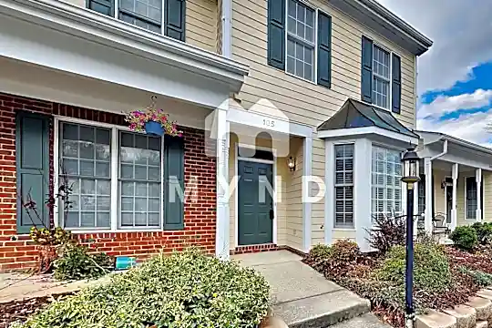 105 Carved Oak Dr Photo 1