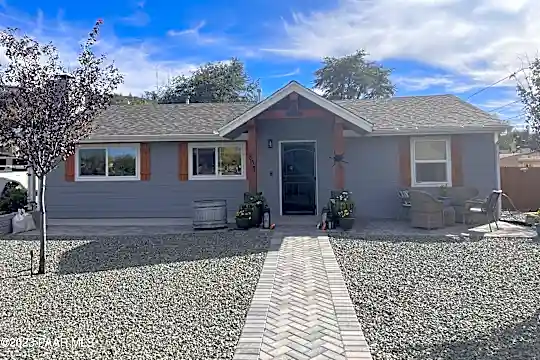 807 Pulliam Dr Photo 1