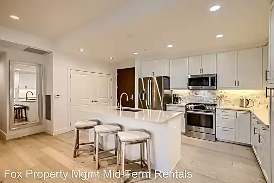 3301 Arapahoe Ave Photo 2