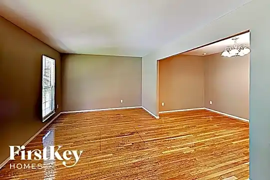 4366 Sulla Drive Photo 2