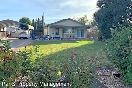 2721 Lincoln Ln Photo 1