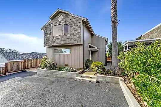 33 Elena Dr Photo 2