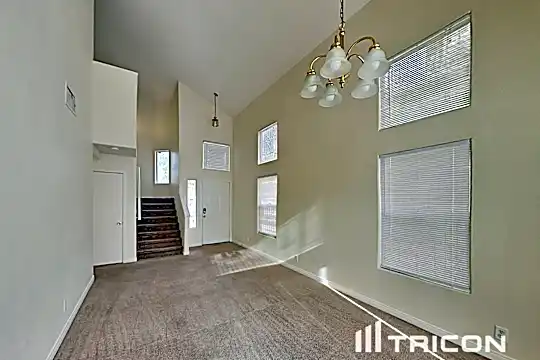 588 Old West Court Photo 2