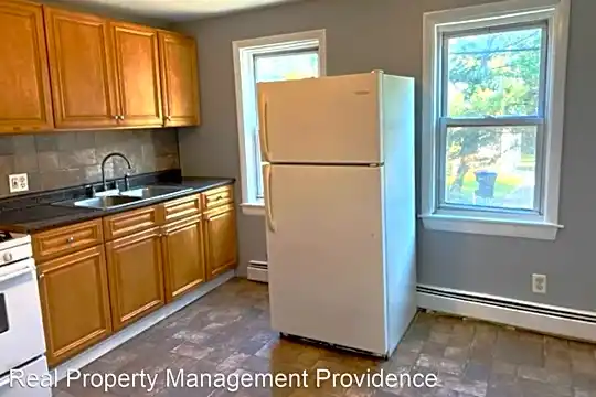 870 Douglas Ave Photo 2