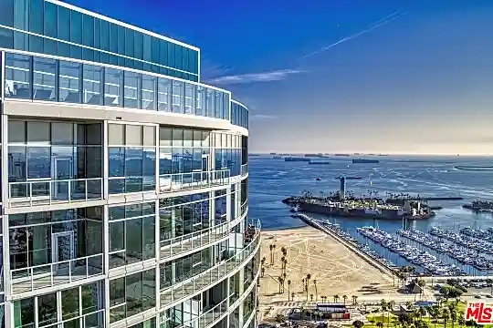 777 E Ocean Blvd #PH Photo 2