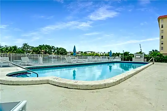 9381 E Bay Harbor Dr #402N Photo 2