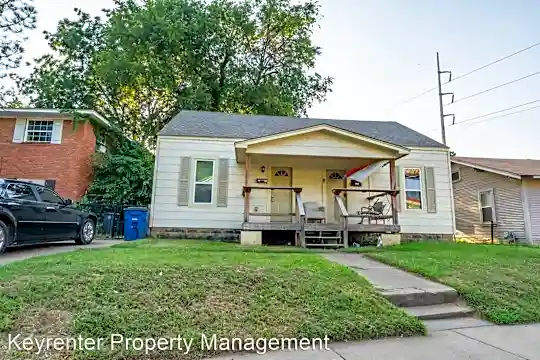 1212 S Houston Ave Photo 1