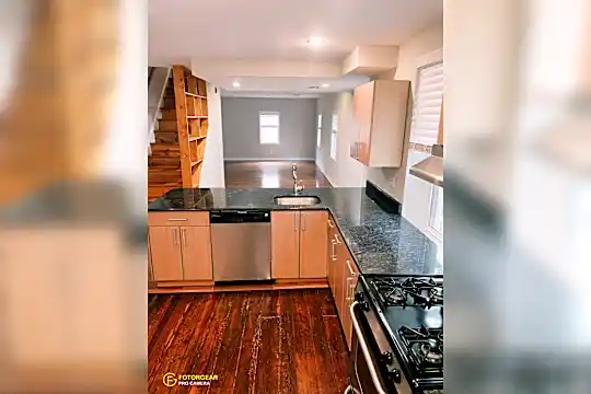 741 N 17th St Photo 1