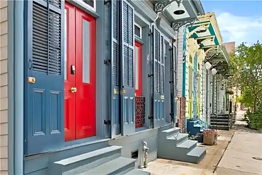 2009 Royal St Photo 2