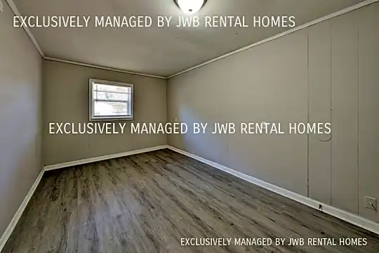 8740 Free Ave Photo 2