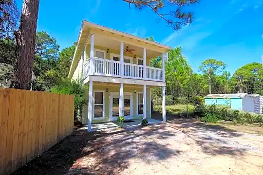 157 Campbell St Photo 1