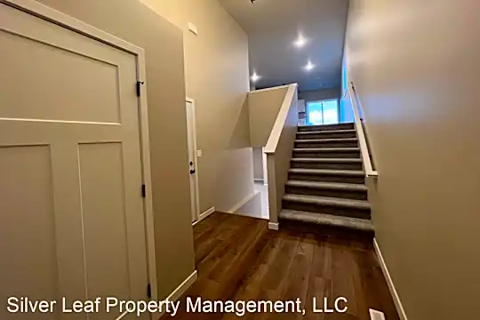 3837 33rd St S Photo 2