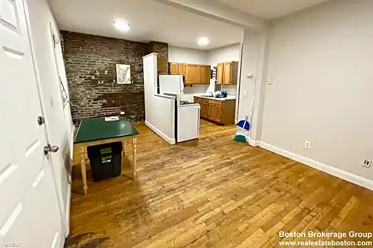 733 Parker St Photo 1