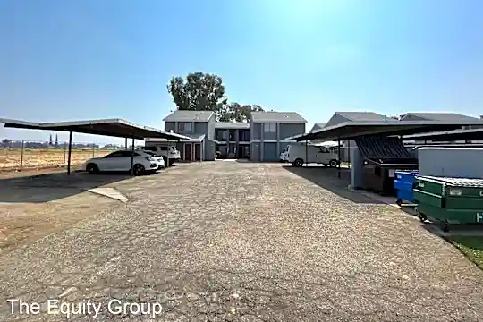1715 E Douglas Ave Photo 1