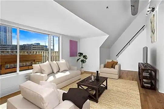 81 Peachtree Pl NE #12 Photo 2