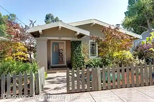 411 Moraga Ave Photo 1