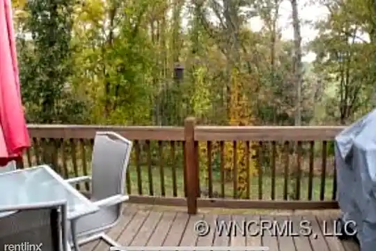 26 Herringbone Dr Photo 2